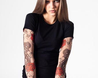 Camiseta com tatuagem ROSAS E FLORES, Tatuagem temporária, Manga de tatuagem, Camisetas femininas, Camiseta engraçada, Camiseta de Halloween, Camiseta de festa, Presente engraçado, Mulher