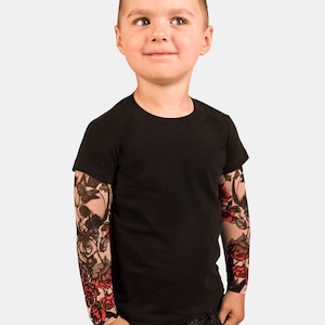 Camiseta de bebé con tatuaje de calavera y rosas, ropa infantil, disfraz de Halloween para niños, camiseta divertida para bebé, camiseta con mangas tatuadas para bebé, camiseta de calavera para bebé