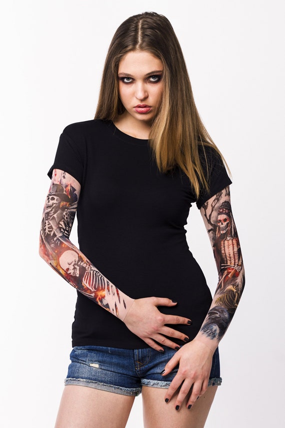 Camiseta de mujer con mangas de tatuaje temporales WILD GUNS - Etsy España