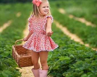 Girls Strawberry Dress, Toddler Strawberry Dress, Strawberry Pinafore Dress, Vintage Pinafore Dress Vintage Toddler Pinafore, Pinafore Dress