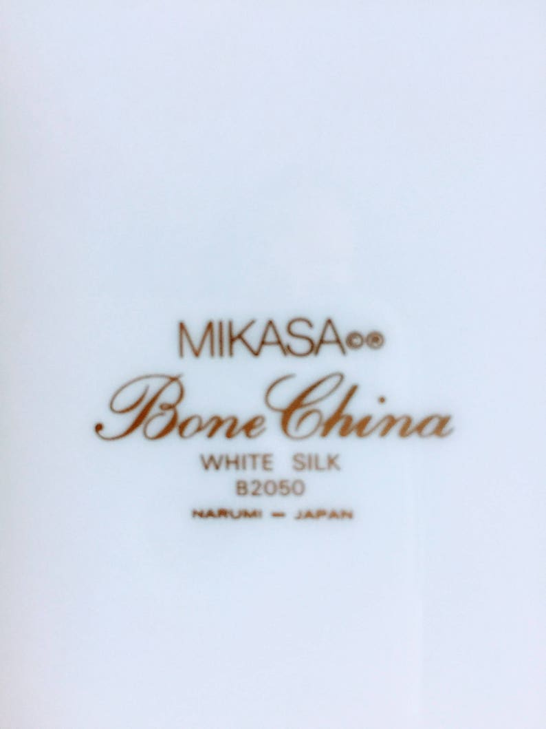 Embossed Bone China Cake Plate Mikasa White Silk Vintage Wedding Shower Anniversary Narumi Japan B2050 Replacement China