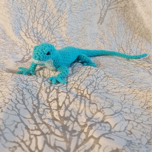 Green Keel-bellied Lizard Plush Crochet PDF PATTERN image 2