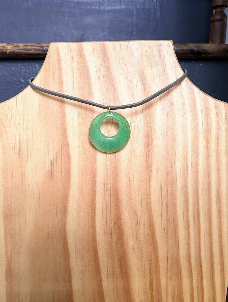 Green Retro Resin Choker necklace