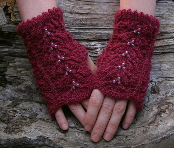 Burgundy lace gloves discount