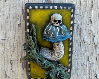 Mushroom Skull Assemblage – Cottagecore Bone Sculpture, Mixed Media Shrine Decor