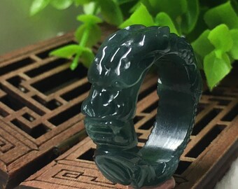 Natural AAA grade jade exquisitely hand-carved "Dragon Hero Ring" super domineering fashion ring (size: 8.4)