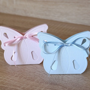 Boîtes de cadeaux pour baby shower - 12 pièces - 1er anniversaire sur le thème des papillons - Décoration de fête rose et bleu - Élégantes boîtes de bonbons avec ruban