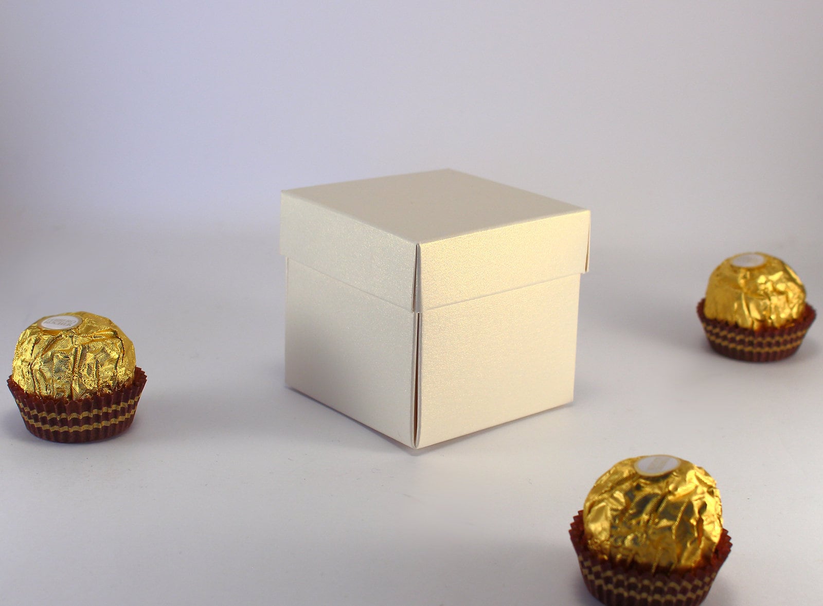 Scatole Bomboniera In Cartoncino Panna - Kit 24 Pezzi, Dimensioni 10x10x22 Cm, Per Cerimonie E Feste