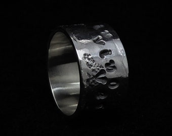 Wide ring "In Vino Veritas", 925/- silver, size 558, 10 mm wide, "There is truth in wine"