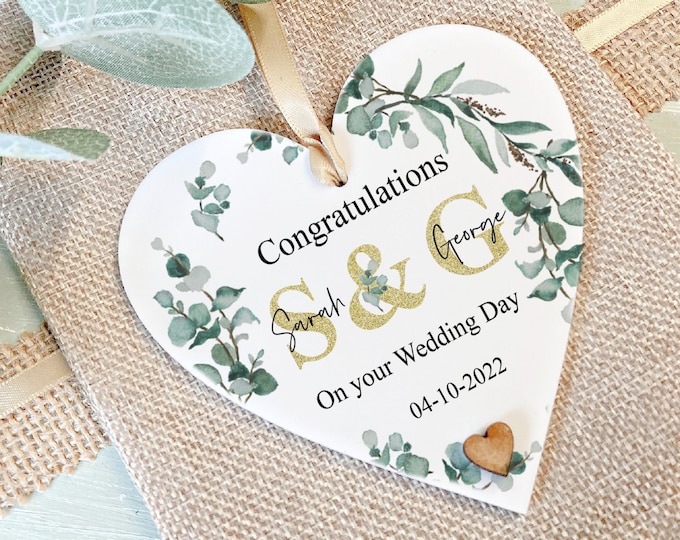 Personalised Wedding Day Gift, Wedding Keepsake , Mr And Mrs Gift, Acrylic Keepsake.