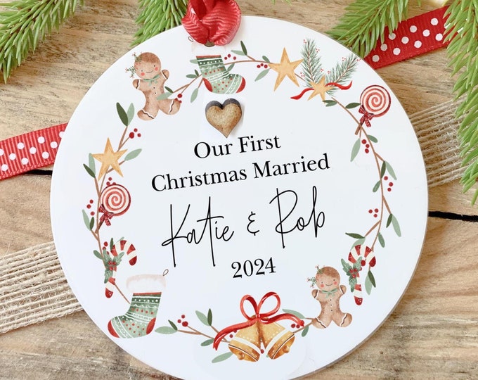 1st Christmas Married Christmas Bauble, 1st Christmas Ornament, Couples Gift, Hanging Decoration Gift, Acrylic Keepsake, Newlywed Gift