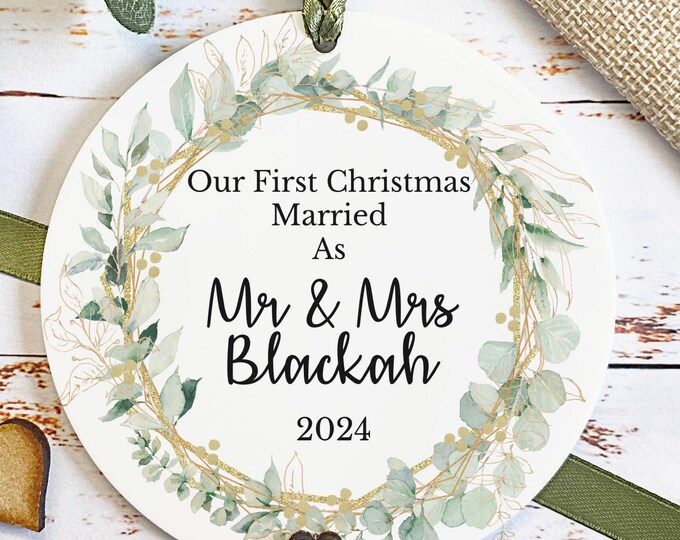 Personalised 1st Christmas Married Bauble, 1st Christmas Ornament, Couples Gift, Hanging Decoration Gift, Acrylic Keepsake, Newlywed Gift