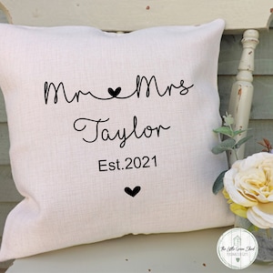 Personalised Mr & Mrs Cushion, Wedding Anniversary Gift, Wedding Gift, Gift for Couples, Wedding Present, Anniversary gift.