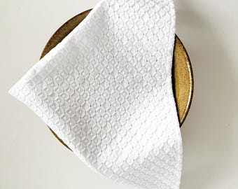 Elegant Christmas Napkin, White Broderie Napkins Tile pattern, Fabric Wedding Napkins, Eyelet Serviettes, DinnerNapkins White Cloth Napkins