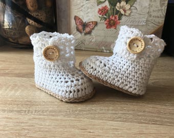 CROCHET PATTERN, instant download, crochet booties,crochet boots, pdf very easy to follow, full of pictures,crochet pattern no.15