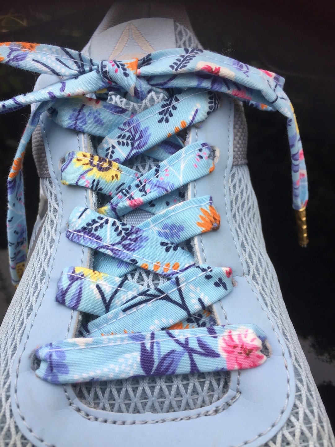 8 Paar Spitze Schnürsenkel 120cm - Blumen Spitze Mit Perlen Für Sneaker & Ballerina Look