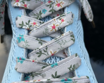 Grey Garden Flower Shoelaces – Handmade Floral Shoe Laces with Metal Tips – Custom Lengths – Gift for Kids & Adults