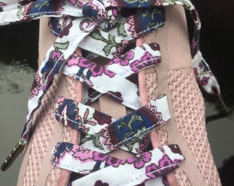 Shoelaces,Purple,floral, Handmade shoelaces, Poly cotton,purple, white,metal cap, Dr.Martens,converse, vans, hiking, sport, fancy lace