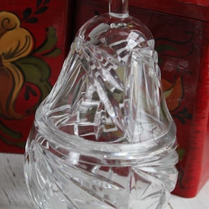 Stunning Cut Crystal Pear Trinket Jar Vintage Crystal Home Decor Pear Clear Light Catching Design Crystal Pear Shaped Jar Cottage Core Jar