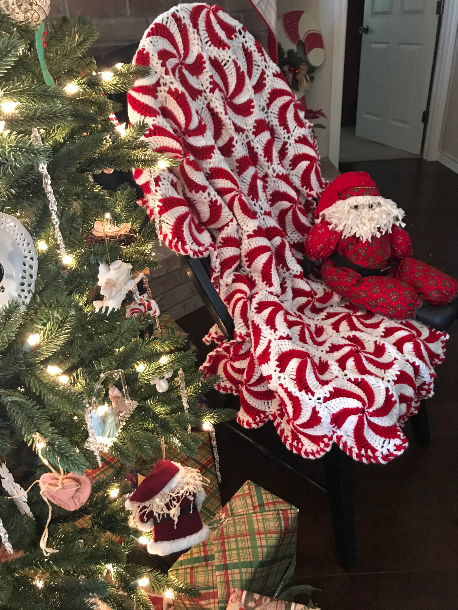 Peppermint Christmas Tree Skirt 