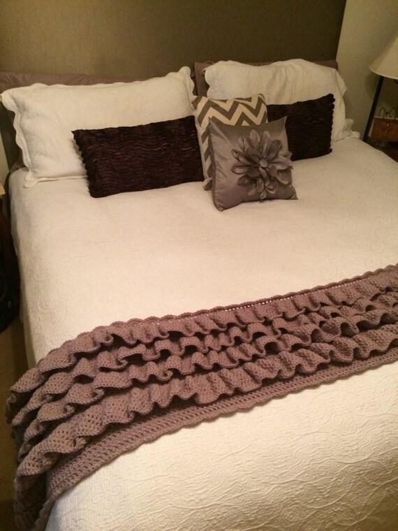 Ruffled Bed Runner Feet Warmer 3 Sizes Twin Queen And - Queen Size Bed Foot Warmer Ruffled Bed Runner Feet Warmer 3 Sizes Twin Queen And - Queen Size Bed Foot Warmer