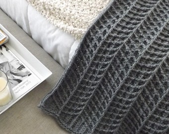 Motif au crochet - Couverture/Tapis afghan Hayden par Lakeside Loops (comprend 3 tailles : poussette/couverture pour bébé, couverture pour lit de bébé et couverture afghane)