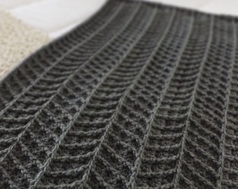 Modello all'uncinetto - Motivo per coperta/afgano/tappeto Hayden Chevron (include 3 misure: coperta per passeggino/bambino, coperta per culla e coperta afghana)