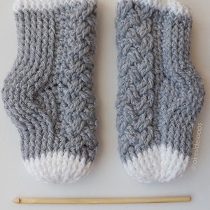 Crochet Pattern Parker Cable Socks by Lakeside Loops includes 11 sizes Baby 6 Months through to Mens/Womens Adult sizes zdjęcie 5