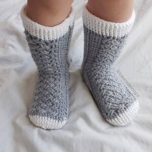 Crochet Pattern Parker Cable Socks by Lakeside Loops includes 11 sizes Baby 6 Months through to Mens/Womens Adult sizes zdjęcie 3