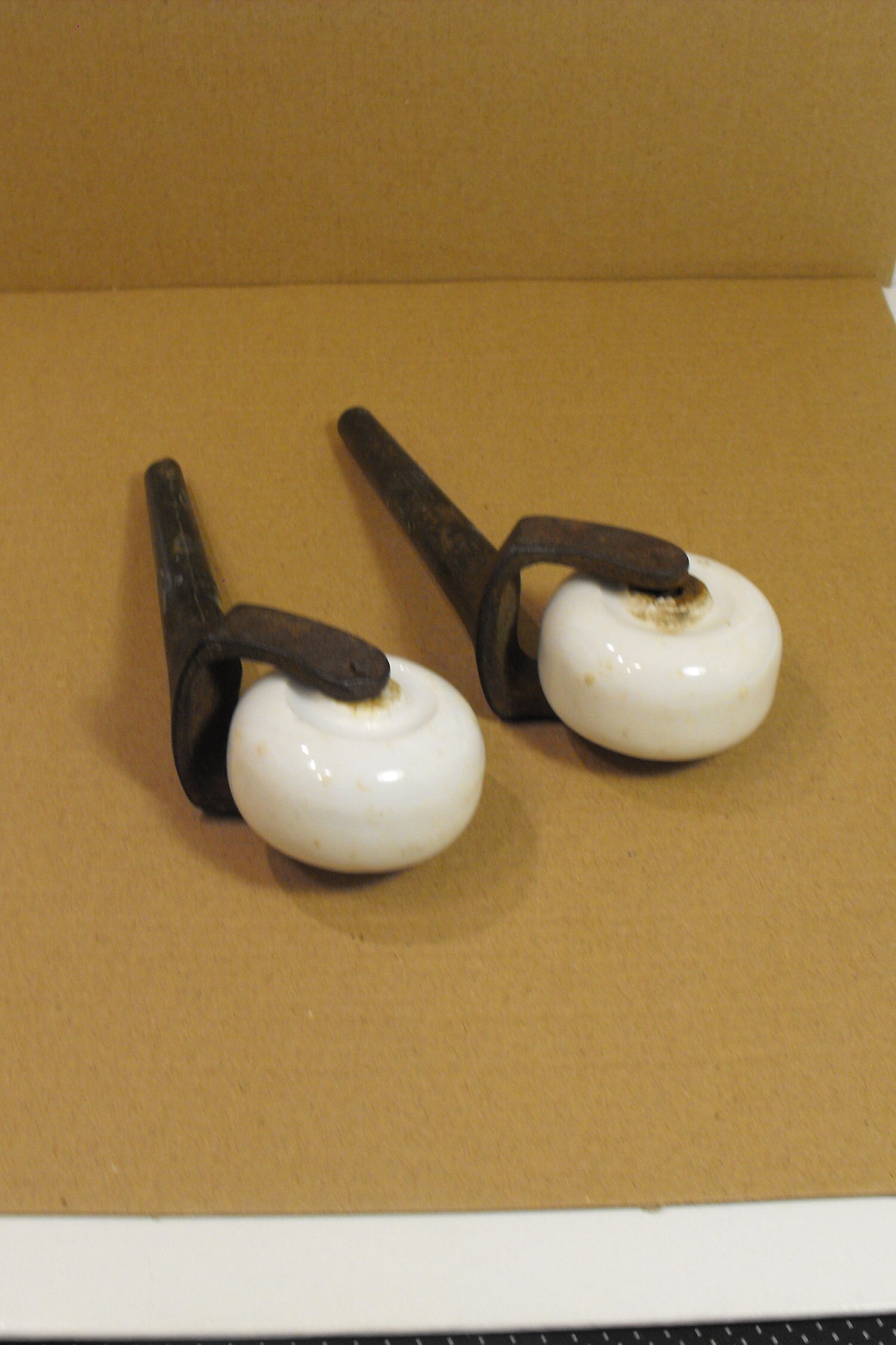 Zwei antike weiße Porzellan Möbelräder Rollen Rollen mit | Etsy