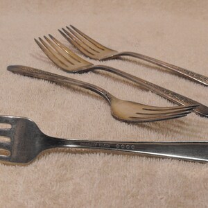 Vintage ONEIDA 1969 MODERN BAROQUE BuffetCold Meat Serving Fork 8 58