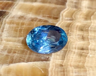 Zafiro natural de Montana de 2 quilates de la mina Blaze N Gems en Eldorado Bar