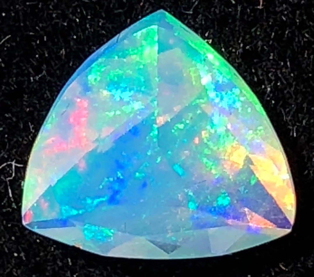 Ciondolo In Argento 925 Con Topazio Blu Naturale 0.94 Carati - Taglio Trilione Fatto A Mano