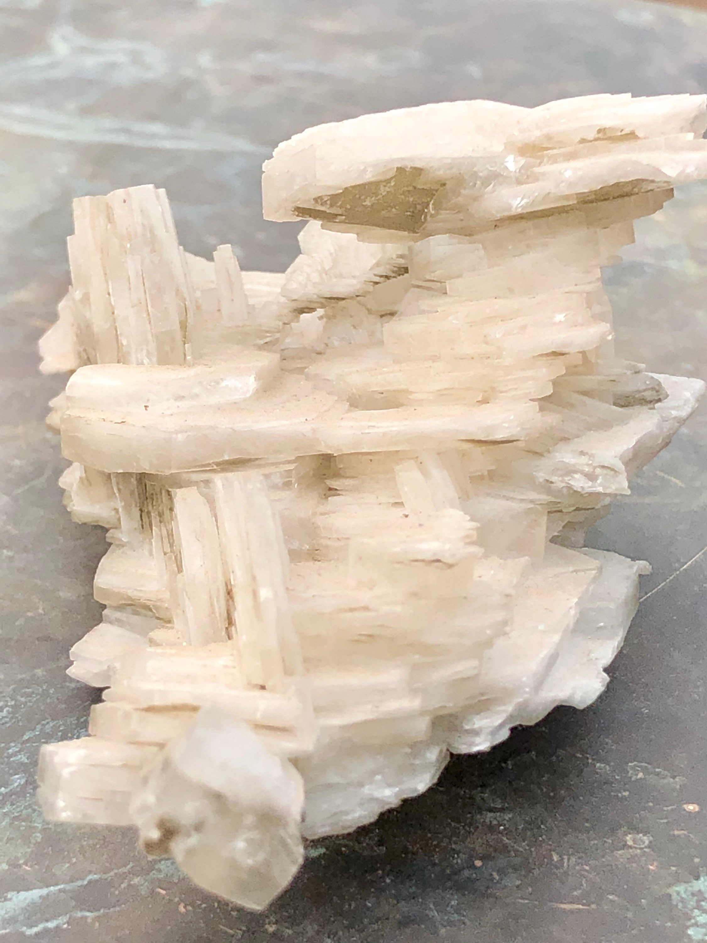 柱状六方晶方解石標本 - Etsy 日本