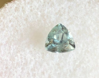 Zafiro Montana natural de 0,63 ct, corte trillón, de la mina Blaze N Gems