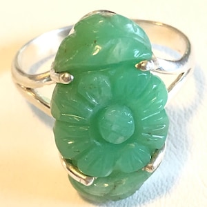 Chrysoprase Flower Set In Silver Ring. Size 5.5.