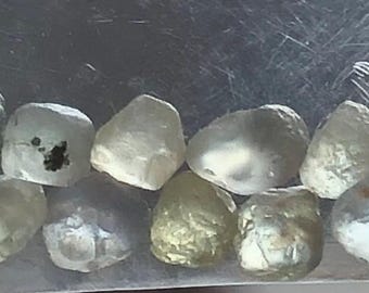 Zafiros en bruto de Montana de la mina BlazeNGems en el depósito Eldorado Bar