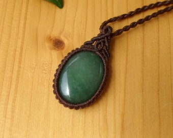 Aventurine pendant, macrame necklace, aventurine jewelry, macrame pendant, gifts for her, aventurine necklace, macrame jewelry, boho pendant