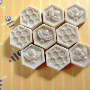 Honeycomb Soap Mold 3D Bumble Bee Stamp For Handmade Lotion Bars