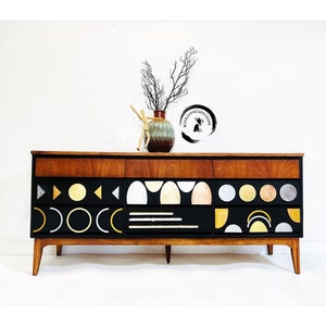 MCM mid century Modern 9 drawers dresser. Credenza, Media Console, TV Stand image 2