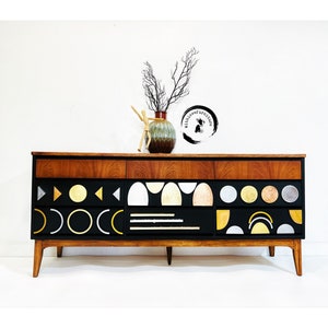 MCM mid century Modern 9 drawers dresser. Credenza, Media Console, TV Stand image 1