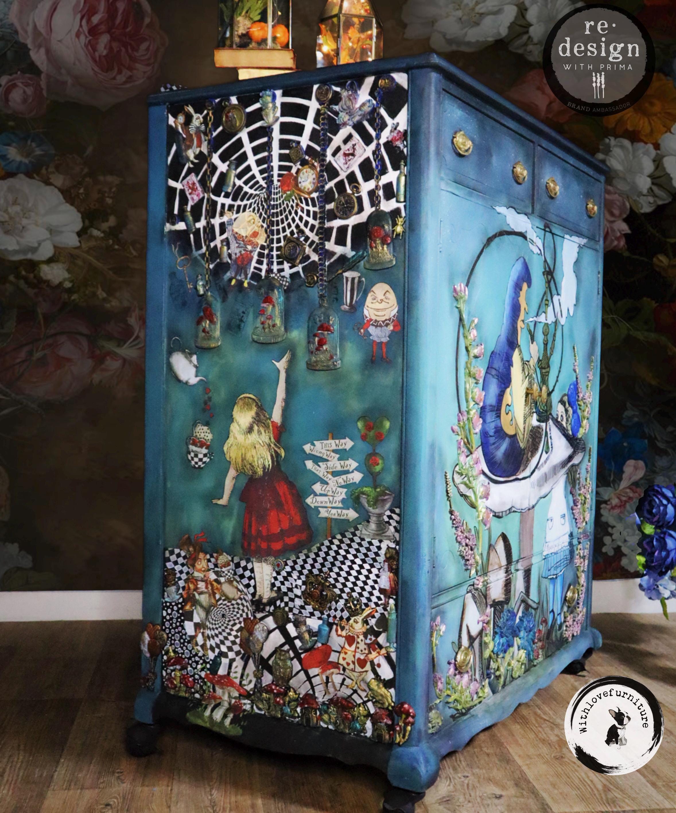 ミ*ー様 アリス・イン・ワンダーランド チェスト Whimsical Wonderland: Hand-painted Alice in Wonderland Chest of