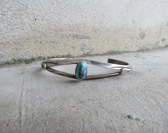 Pulsera de plata de ley y turquesa hecha a mano por nativos americanos
