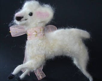 Needle Felted Lamb, Felted Lamb, Easter Lamb, Needle Felted Sheep, Lamb, Sheep, Wool Lamb, Felted Sheep, Nursery Lamb, Needle Felt Animal