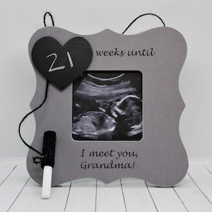 Grandma to be Mothers day gift / baby countdown frame for grandmother
