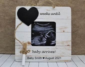 ASVP Shop® Personalised Baby Countdown Plaque/Sign with Heart-Shaped Chalkboard 