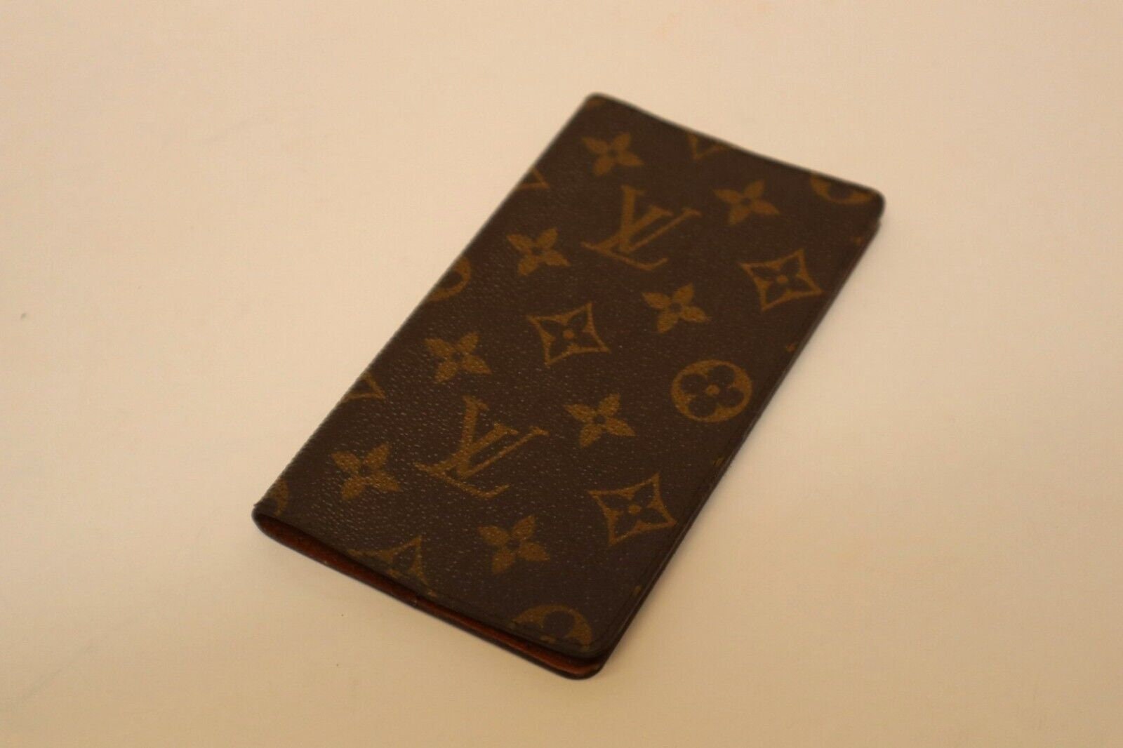 Louis Vuitton Checkbook -  Canada