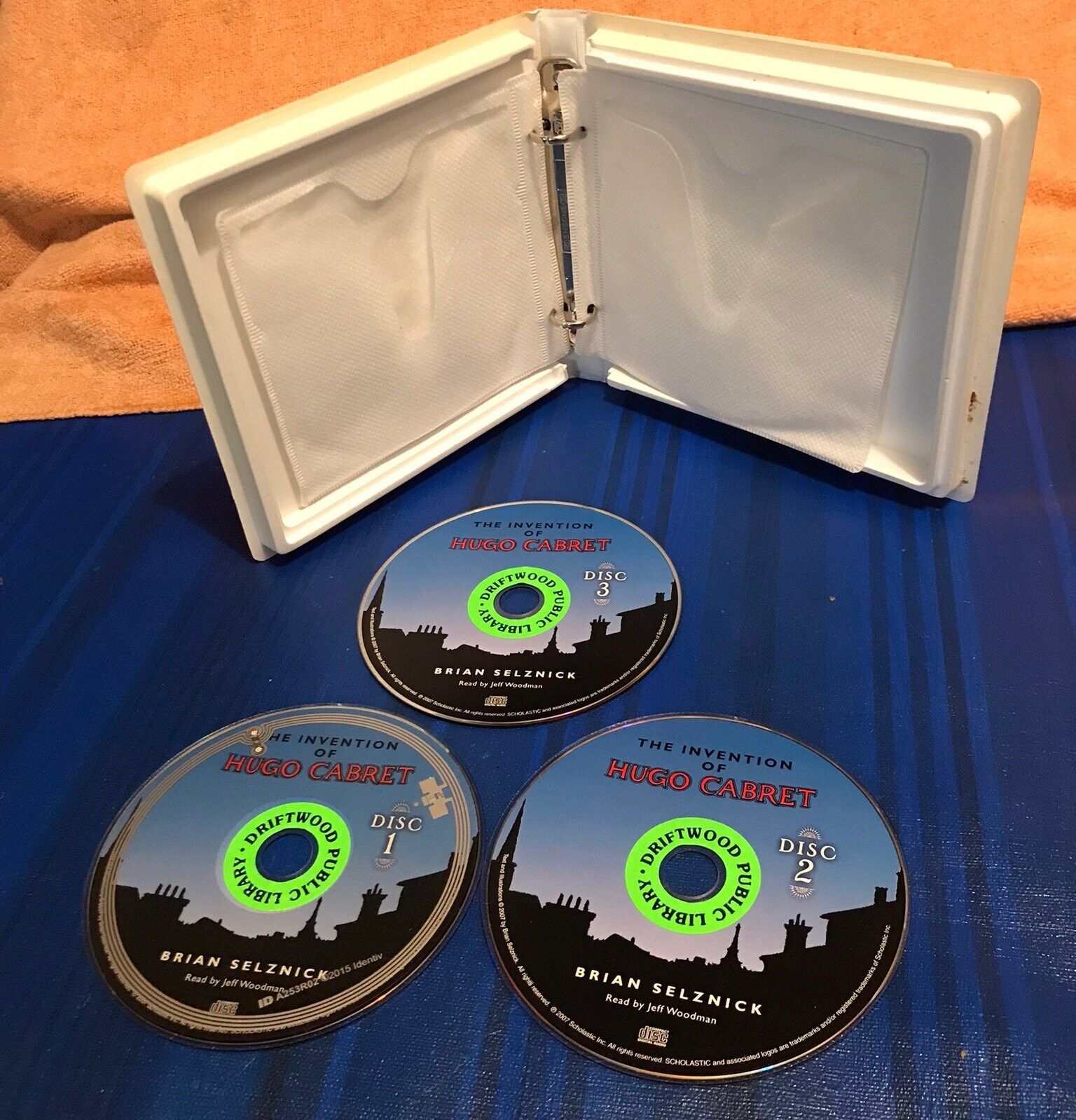 The Invention Of Hugo Cabret, 3 CD Audiobook, by Brian Selznick - Etsy  België, image size:1536x1598