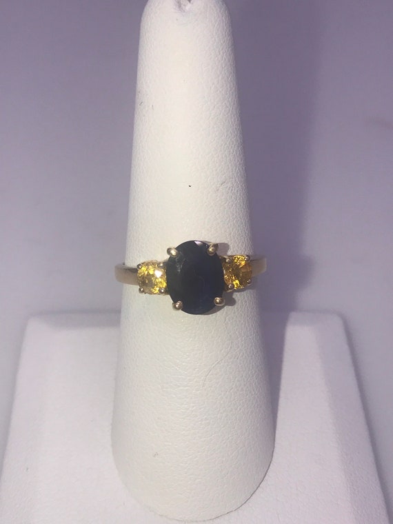 Ring,Sapphire. Yellow & Blue, 14k yellow gold.