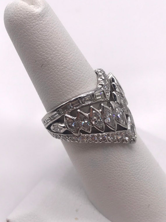 Ring, Platinum & Diamond. Circa 1950’s - image 8